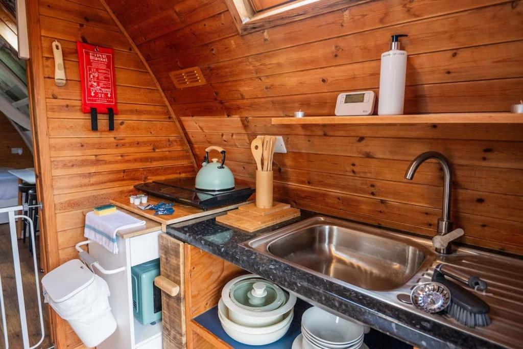 Robin Nest - Cosy Shepherd'S Hut Hideaway 卡林顿 外观 照片